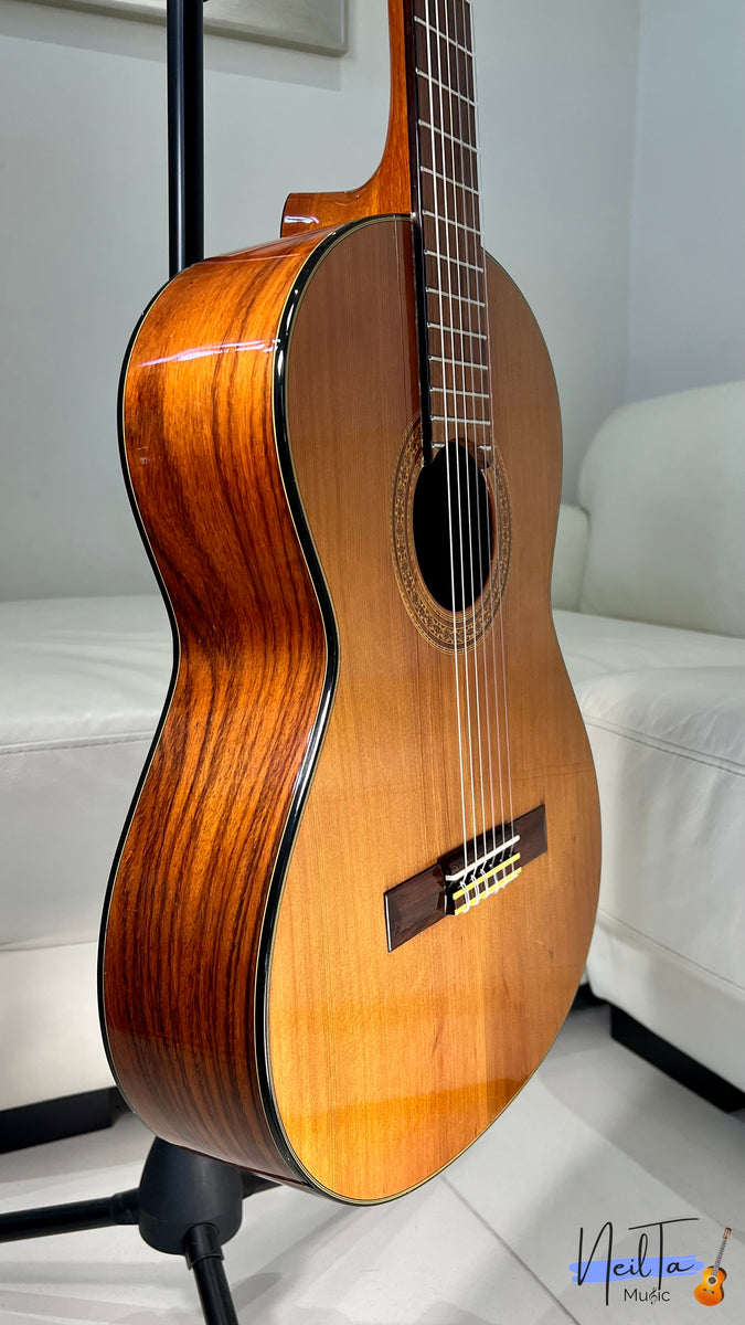 クラシックギター KAZUO YAIRI YC30 1988年製 Kazuo Yairi YC-30 Classical Guitar (June 1988) – Neil Ta Music