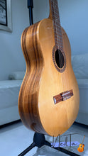 Load image into Gallery viewer, Giannini GWNE20 Classical Guitar Made in Brazil (1993)