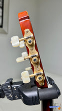 Load image into Gallery viewer, Yamaha GD-10C (1975) – Grand Concert Classical Guitar
