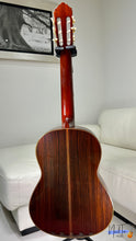 Load image into Gallery viewer, Yamaha GD-10C (1975) – Grand Concert Classical Guitar