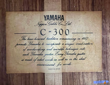 Load image into Gallery viewer, Yamaha C-300 (1970) Classical Guitar