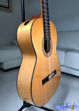 Load image into Gallery viewer, Aria A553 Flamenco/Classical Guitar 1976 (custom)