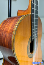 Load image into Gallery viewer, Yamaha C-300 (1970) Classical Guitar