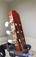 Load image into Gallery viewer, Zen-On Classical Guitar Model No. 85 (1966)