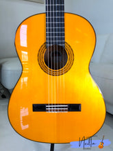 Load image into Gallery viewer, MORRIS C-11 CLASSICAL GUITAR