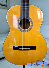 Load image into Gallery viewer, MORRIS G-201 CLASSICAL GUITAR (1974)