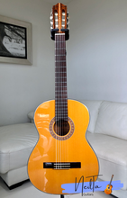 Load image into Gallery viewer, MORRIS G-201 CLASSICAL GUITAR (1974)