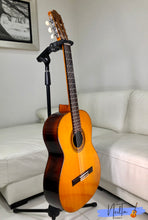 Load image into Gallery viewer, Morris M-25 Classsical Guitar 1978