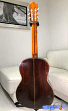 Load image into Gallery viewer, Morris M-25 Classsical Guitar 1978