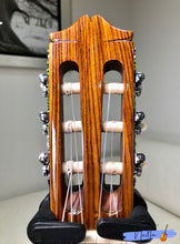 Load image into Gallery viewer, Morris M-25 Classsical Guitar 1978