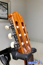 Load image into Gallery viewer, Morris M-25 Classsical Guitar 1978