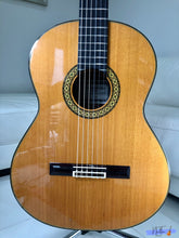 Load image into Gallery viewer, Ryoji Matsuoka M30 Handmade Classical Guitar (1978)