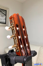 Load image into Gallery viewer, Ryoji Matsuoka M30 Handmade Classical Guitar (1986)