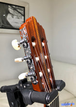 Load image into Gallery viewer, Shinano No.63 Classical Guitar