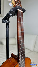 Load image into Gallery viewer, Yamaha C-325 Custom Electric Classical Guitar 1979