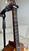 Load image into Gallery viewer, Yamaha C-200 Electric Classical Guitar (June 1977)