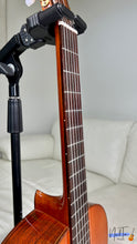 Load image into Gallery viewer, Yamaha G-250 Classical Guitar Enhanced (1976)