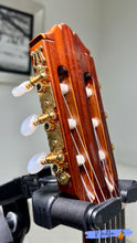 Load image into Gallery viewer, Yamaha GD-10 (1978) Grand Concert Classical Guitar