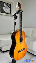 Load image into Gallery viewer, Yamaki GC-15 Concert Classical Guitar
