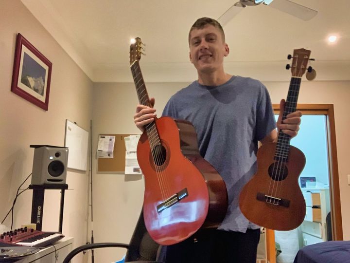 Finn got himself a Yamaha Vintage classical guitar and a tenor ukulele, just in time for Melbourne Cup Day 🙂 Thanks Finn, see you when you are ready for your next guitar 🙂