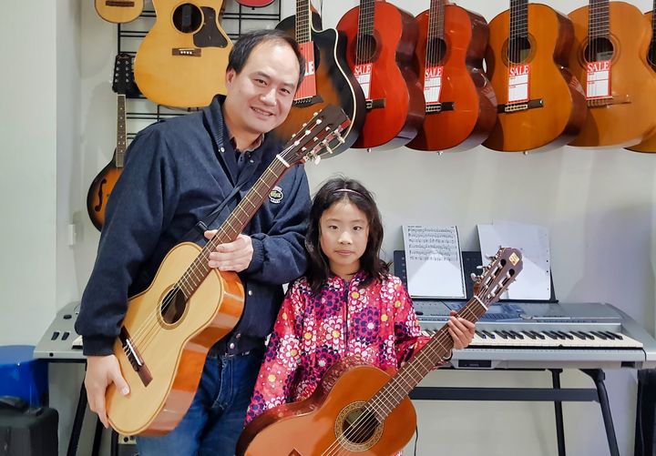 The super talented Isabella with her new Alhambra 3C classical guitar, and proud dad Yong with Giannini vintage guitar. Good luck Isabella, I am sure you'll be a great guitarist one day.