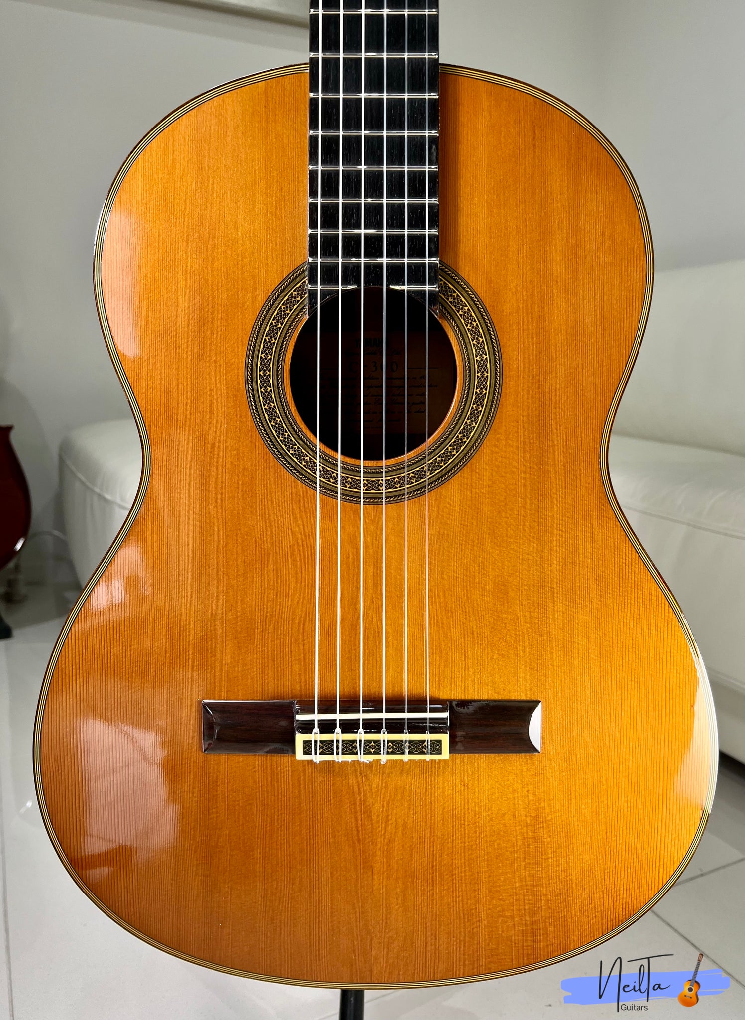 Yamaha C-300 (1970) Classical Guitar – Neil Ta Music