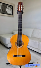 Load image into Gallery viewer, Hashimoto C30 Handmade Classical Guitar (1979)
