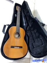 Load image into Gallery viewer, Ryoji Matsuoka M50 Classical Guitar (2000)
