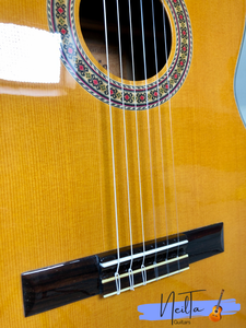 MORRIS G-201 CLASSICAL GUITAR (1974)