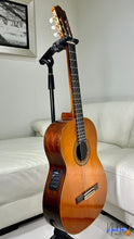 Load image into Gallery viewer, Yamaha C-200 Electric Classical Guitar (Feb 1977)
