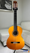 Load image into Gallery viewer, Yamaha C-250 Classical Guitar (1970)
